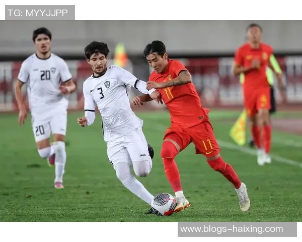 中国12强赛对决伊朗队全力争胜展现足球实力与激情