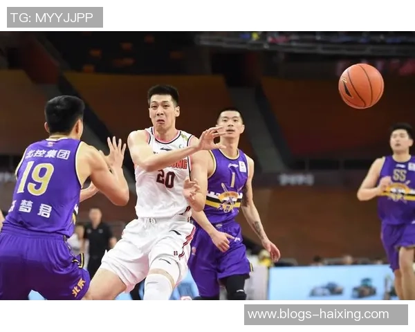 任骏飞领衔球队奋战新赛季展现篮球才华与拼搏精神的精彩旅程