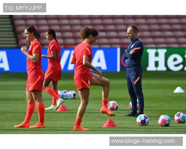 德国女足与荷兰女足激战在即谁将赢得这场巅峰对决的荣耀 德国女足与荷兰女足激战在即谁将赢得这场巅峰对决的荣耀